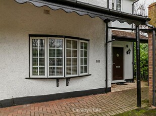 3 bedroom end of terrace house for rent in Colney Heath Lane, St. Albans, AL4