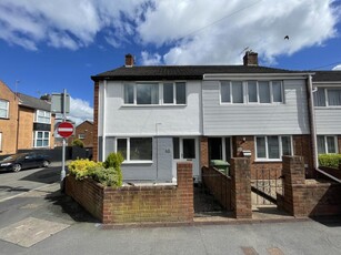 3 bedroom end of terrace house for sale in Cowick Lane, St.Thomas, EX2