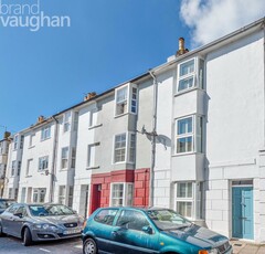 3 bedroom end of terrace house for sale in Over Street, Brighton, BN1