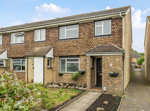 3 bedroom end of terrace house for sale in Slyfield Green, Guildford, Surrey, GU1