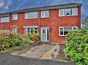 3 bedroom end of terrace house for sale in Somerville Road, Worcester, WR4