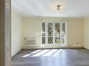 3 bedroom flat for rent in Attleborough Court, Sydenham Hil, London, SE23