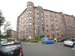 3 bedroom flat for rent in Hermand Street, Slateford, Edinburgh, EH11