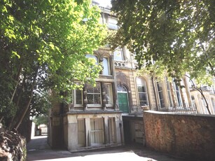 3 bedroom flat for rent in Tyndalls Park Road, Clifton, Bristol, BS8