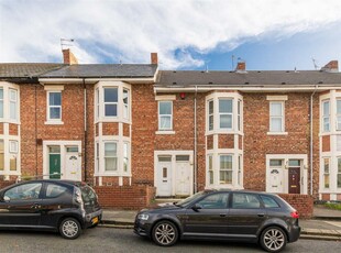 3 bedroom flat for sale in Stratford Grove West, Heaton, Newcastle Upon Tyne, NE6