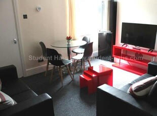 3 Bedroom House Share For Rent In Salford