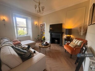 3 bedroom maisonette for rent in Pitlochry Place, Edinburgh, EH7