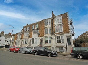 3 bedroom maisonette for rent in St Augustines Road, Ramsgate, CT11