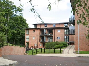 3 bedroom penthouse for rent in Adderstone Crescent,Newcastle Upon Tyne,NE2