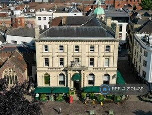 3 bedroom penthouse for rent in Cathedral Yard, Exeter, EX1