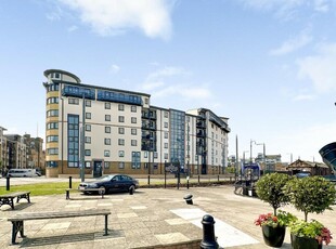 3 bedroom penthouse for sale in 33/9 Ocean Drive, The Shore, Edinburgh, EH6