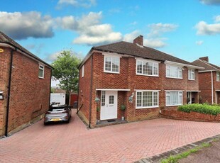 3 bedroom semi-detached house for sale in Grampian Way, Sundon Park, Luton, Bedfordshire, LU3 3HB, LU3