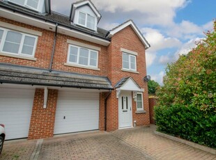 3 bedroom semi-detached house for sale in Horne Close, Southampton, Hampshire, SO18