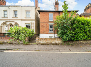 3 bedroom semi-detached house for sale in Kings Road, Guildford, Surrey, GU1
