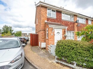 3 bedroom semi-detached house for sale in Severn Way, Bletchley, MK3