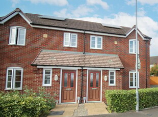 3 bedroom semi-detached house for sale in Talavera Road, Norton, Worcester, WR5