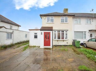 3 Bedroom Semi-detached House For Sale In Waltham Cross