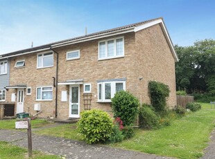 3 bedroom semi-detached house for sale in Wellington Close, Chelmsford, CM1