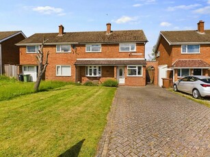 3 bedroom semi-detached house for sale in Windermere Drive, Worcester, Worcestershire, WR4