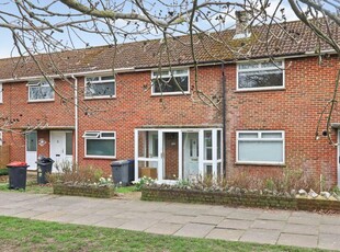 3 bedroom terraced house for rent in Canterbury, CT2