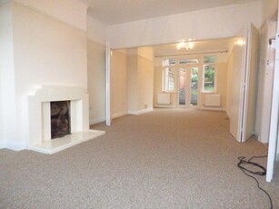3 bedroom terraced house for rent in Durham road, Bromley, BR2