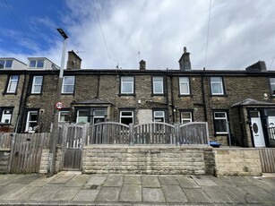 3 bedroom terraced house for sale in Cobden Street, Clayton, Bradford, BD14