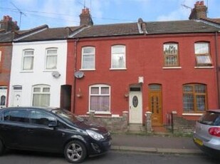 3 bedroom terraced house for sale in Spencer Road, Luton, Bedfordshire, LU3
