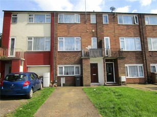 3 bedroom terraced house for sale in Tenby Drive, Luton, LU4