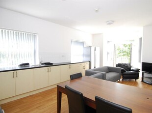 4 bedroom apartment for rent in Lisson Grove, Plymouth, PL4