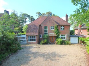 4 bedroom detached house for sale in Bassett, Southampton, SO16