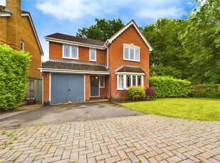 4 bedroom detached house for sale in Blackthorn Close, Tilehurst, Reading, Berkshire, RG31