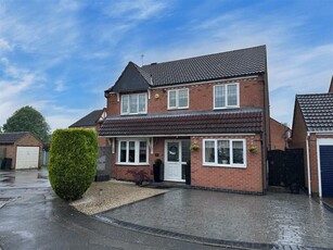 4 bedroom detached house for sale in Clipstone Gardens, Wigston, LE18