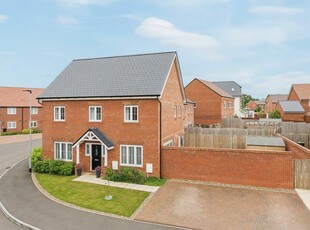 4 bedroom detached house for sale in Dragonfly Crescent, Biddenham, Bedford, MK40