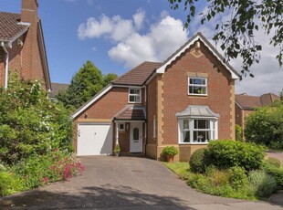 4 bedroom detached house for sale in Gainsborough Drive, Maidstone, ME16