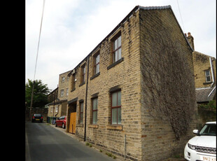 4 bedroom detached house for sale in Greenhead Road, Huddersfield, West Yorkshire, HD1