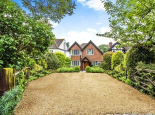 4 bedroom detached house for sale in Stonebridge Fields, Shalford, Surrey, GU4