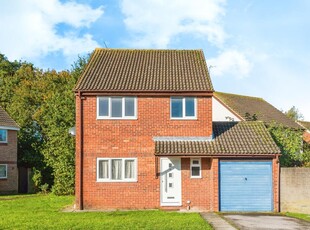 4 bedroom detached house for sale in Wagtail Close, Swindon, Wiltshire, SN3