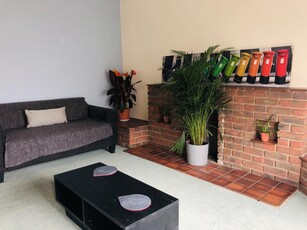 4 bedroom end of terrace house for rent in Milton Road, Polygon, SO15