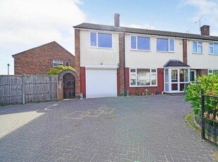 4 bedroom end of terrace house for sale in Bletchley Drive, Coventry, CV5