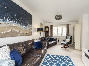 4 bedroom end of terrace house for sale in Taylor Close, Tonbridge, TN9