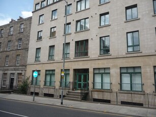 4 bedroom flat for rent in East Fountainbridge, Edinburgh, EH3