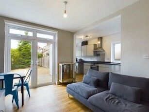 4 bedroom house share for rent in Sandling Avenue, Bristol, BS7