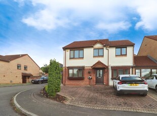4 bedroom link detached house for sale in Howes Close, Barrs Court, Bristol, Gloucestershire, BS30