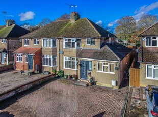 4 bedroom semi-detached house for sale in St. Annes Road, London Colney, St. Albans, AL2