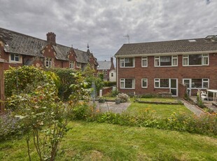 4 bedroom semi-detached house for sale in Union Road, Exeter, EX4