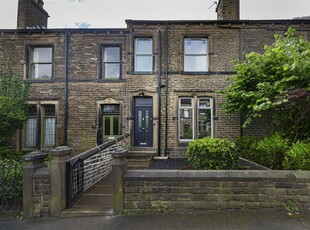 4 bedroom terraced house for sale in Imperial Road, Edgerton, Huddersfield, HD1