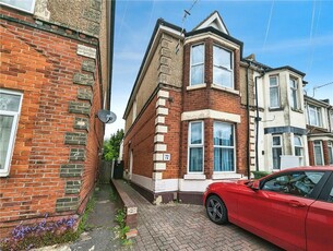 4 bedroom terraced house for sale in Lodge Road, Southampton, Hampshire, SO14