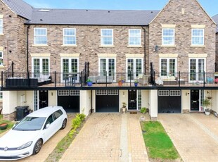 4 bedroom terraced house for sale in Montagu Crescent, Wetherby, West Yorkshire, LS22