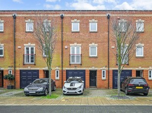 4 bedroom town house for sale in Gunwharf Quays, PO1