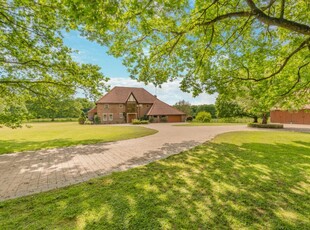 5 bedroom detached house for sale in Etchden Road, Great Chart, Kent, TN23